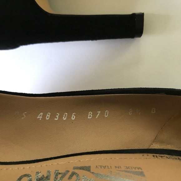 Ferragamo "Mimi" Pumps, Black Suede, Snakeskin Bow - Picture 6 of 7